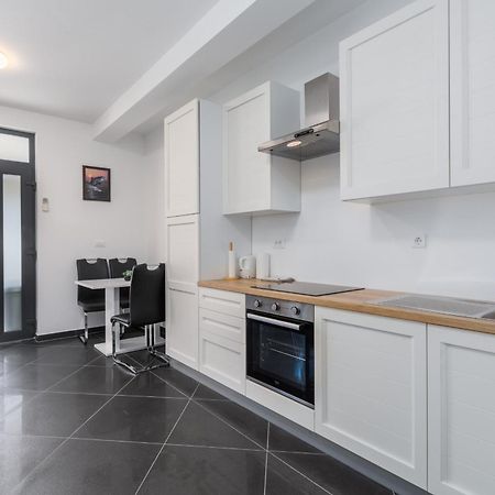 Apartments Adriana Pula Phòng bức ảnh